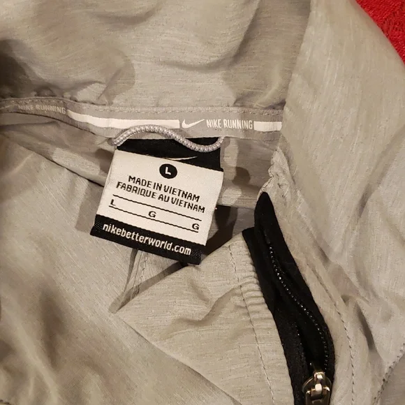 Women's Nike Windbreaker - Picture 2 of 5